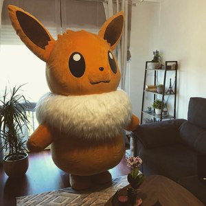 Disfraz Inflable de Eevee, el Más Vendido, Disfraz de Mascota de Peluche para Adultos, Disfraz de Dibujos Animados en Promoción - Product Image 1