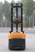 Apilador Eléctrico Solreign CDD de 2t (2000kg) y 6m con Asiento, para Pasillos Estrechos (VNA), Apilador de Palets para Almacén, Batería de Litio, Certificación CE