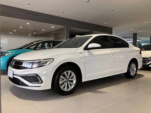 Volkswagen Bora 2023 200TSI DSG Automatica Motore Turbo Sedili in Pelle Telecamera Posteriore Pneumatici R17 Scuro R15 Guida a Sinistra Auto a Benzina - Product Image 1