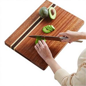 Planche à découper en noyer à grain bout, écologique, avec rainure d'égouttement, personnalisable, multi-usage pour fruits, légumes, poisson - Product Image 1