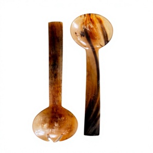 Juego de 2 Servidores de Ensalada Hechos a Mano con Cuerno de Búfalo, Cucharas y Tenedores de Material Natural, Utensilios de Cocina Ecológicos - Product Image 1