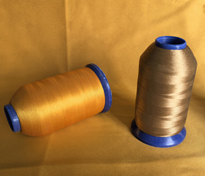 Filo da ricamo in poliestere a grado Oeko-Tex Standard 100 120D sei Twills tessitura 100 filato in poliestere 500 filo colorato - Product Image 1