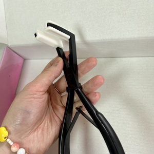 أدوات تطويل الشعر الاحترافية في الصالونات لعام 2024 كماشة ربط صغيرة احترافية وشريط من الفولاذ المقاوم للصدأ في مجموعة تطويلات الشعر - Product Image 6