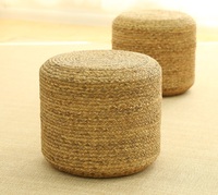 Coussin de sol rond en rotin soigneusement conçu, pouf de rangement, salon, design artisanal, utilisation en hôtel en Chine