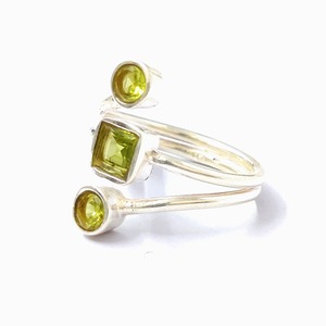 Anillo de Peridoto en Plata de Ley 925, Hermoso Anillo de Piedras Preciosas, Colección Hecha a Mano, al Mejor Precio - Product Image 4