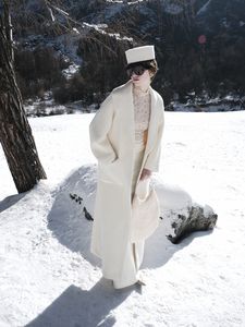 Débardeurs Femme en Gros Écoresponsables GISELLE TOP avec Dentelle Cordonnée Unie 59cm Noir Blanc - Product Image 4