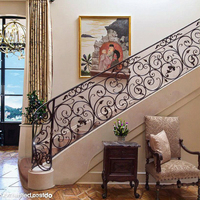 Rampe d'escalier murale sans cadre en acier inoxydable préfabriqué et en fer forgé / Rampe d'escalier intérieure décorative pour villa