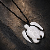 Kalung Vintage Hawaii Surfing dengan Liontin Tali Tulang Sapi, Motif Lumba-lumba, Kura-kura, Hiu, Kuda Laut, Koin Pasir, dan Hammerhead
