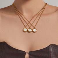 Colliers pendentifs cœur en perles dorées pour femmes, collier à pendentif coquillage épais, bijoux de mode pour mariage et bal de promo, cadeau