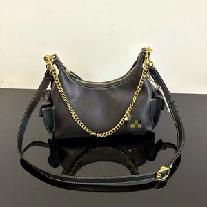 Sac à bandoulière en cuir lisse noir, forme croissant, double sangle, décor chaîne dorée, poches latérales, sac à main décontracté pour femme - Product Image 1