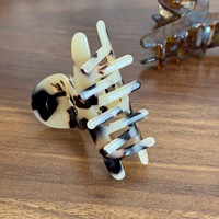 Pince à cheveux requin en acétate personnalisable 6,6 cm, légère, écologique, élégante, faite à la main pour femmes, pour coiffures mi-hautes et franges bouclées