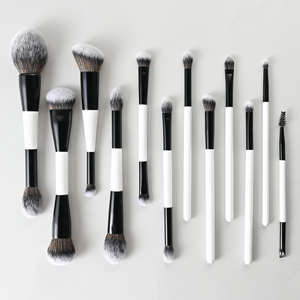Ensemble de 12 pinceaux de maquillage HeXue noir et blanc à double tête avec logo personnalisé, manches en bois, poils en fibres synthétiques pour application visage - Product Image 2