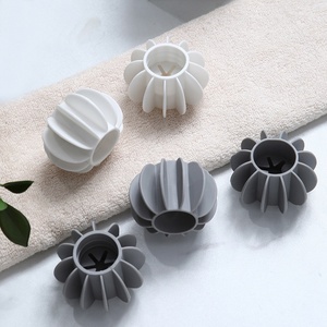 Palla in silicone per lavatrice, anti-groviglio per pulsatore, previene l'annodamento dei vestiti e rimuove le macchie - Product Image 2