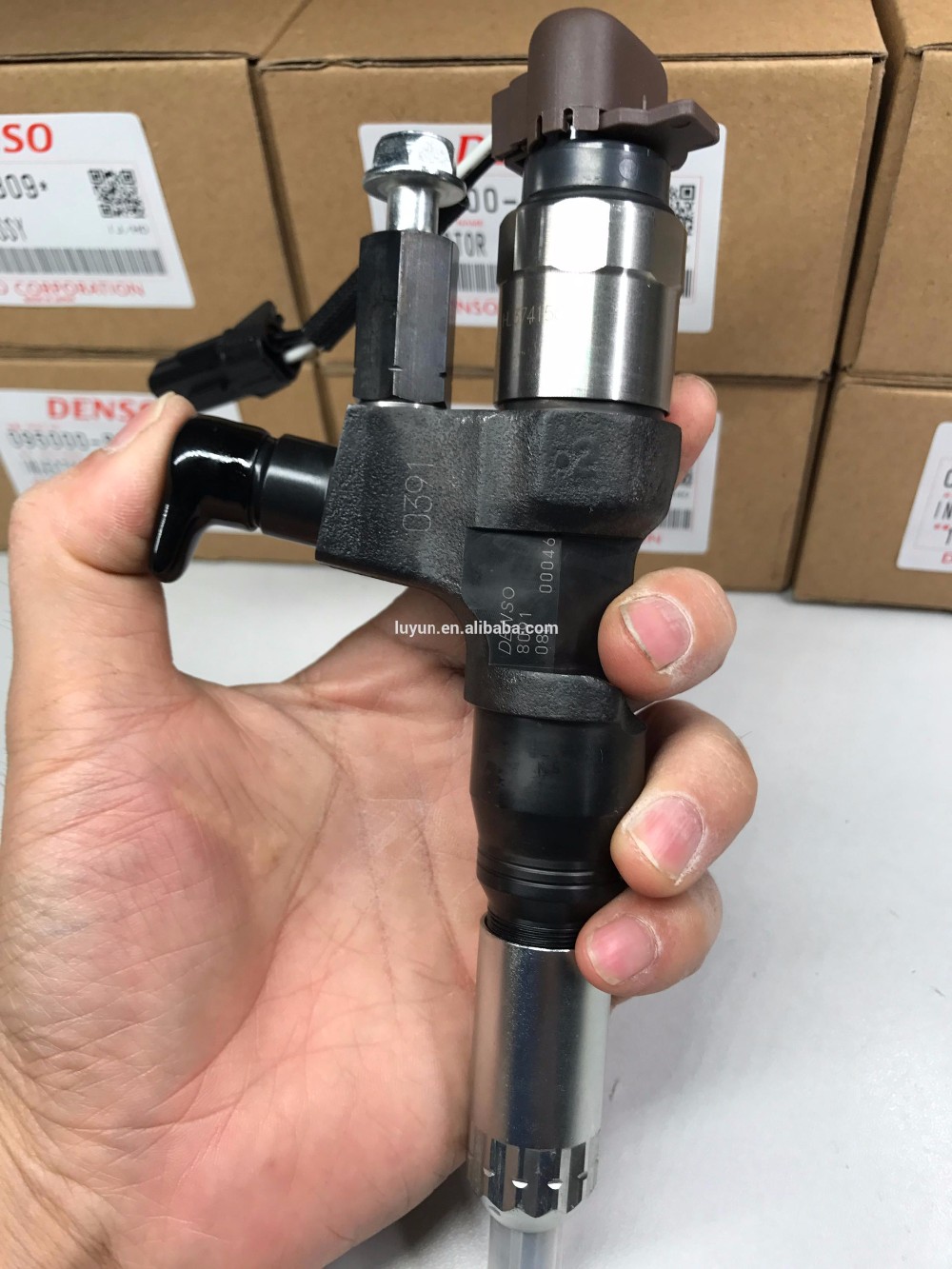 Diesel Common Rail Injector 095000-8090 095000-8092 Diesel Fuel Injection Nozzle 23670-E0392 With High Quality