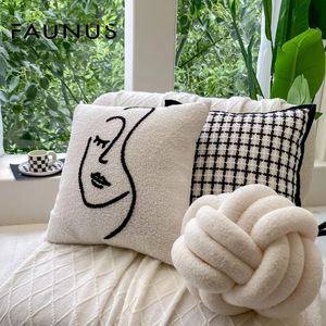 <span class=keywords><strong>Coussin</strong></span> de canapé personnalisable en polyester noir et or de luxe, style japonais abstrait, broderie au trait, avec rembourrage en coton PP - Product Image 4