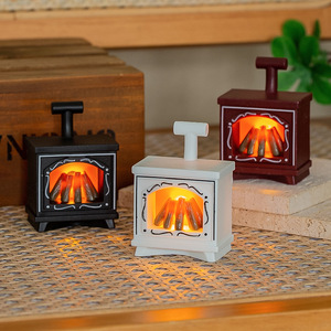 Decoración Navideña, Lámpara de Mesa Portátil con Simulación de Chimenea, Luz LED Retro con Llama de Carbón, para Decoración del Hogar en Días Festivos - Product Image 1