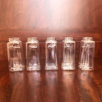 Pot en plastique transparent avec couvercles fonctionnels pour types d'épices et de matériaux aromatisants-Service de conception de bouteilles