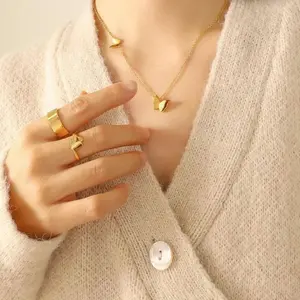 Conjunto de joyería de moda para mujer chapada en oro de 18 quilates, collar con colgante de mariposa esmerilada de acero inoxidable, pendientes para compromiso de boda - Product Image 1