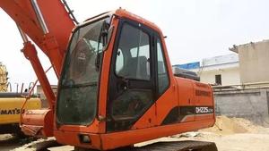 Excavatrice sur chenilles d'occasion Doosan DH 225LC-7 à bas prix avec une capacité de godet de 1,2 m³ et une puissance de 110 kW à vendre - Product Image 2