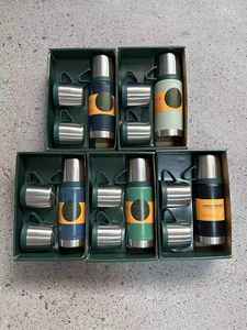 304 Stainless Steel Insulated Water Bottle Gift Set 6-12 Hours Thermal Insulation One Bottle Three Lids Portable Design - Product Image 1