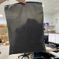 Sacs à fermeture éclair translucides pour vêtements avec logo personnalisé, sacs à fermeture éclair mats noirs givrés en CPE pour l'emballage des vêtements
