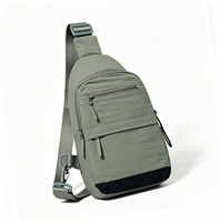 Sac de Poitrine Portable et Imperméable pour Homme, Sac Bandoulière Multifonctionnel Tendance et Décontracté, Sac Banane Léger pour Usage Quotidien
