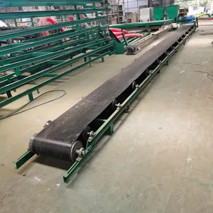 Bagged Poultry Feed Belt Conveyor Mobile Inclined Feeding Belt Conveyor