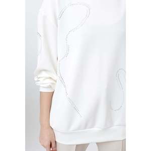 เสื้อสเวตเชิ้ตผู้หญิงแบบมีประดับตกแต่งด้วยหิน ยี่ห้อ Soul สีเอครู ทรงสวมใส่สบาย เหมาะสำหรับใส่ลำลอง - Product Image 5