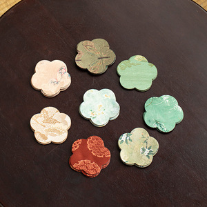 Nuovo Vassoio da Tè in Stile Cinese, Sottobicchiere per Bubble Tea, Elegante Sottobicchiere a Forma di Begonia per Tazze da Tè - Product Image 1
