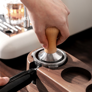 Prensador de Café Espresso con Mango de Madera, Base Plana de Hierro, Económico, Herramientas Profesionales para Baristas - Product Image 5
