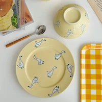 Vente chaude Bol en céramique de style coréen avec motif de dessin animé d'oie, assiettes rondes de 8 pouces pour salades, desserts, fruits, collations, soucoupes pour gâteaux, ensemble