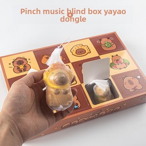 Nuevo Juguete de Peluche de Capibara con Perforadora Divertida, Caja Sorpresa, para Mayores de 14 Años, Unisex, Animación China - Product Image 3