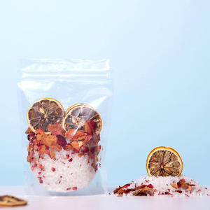 Sels de bain aromatiques en sachet aux pétales de rose séchés et tranches de citron, parfum longue durée pour un bain relaxant - Product Image 2