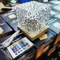 Lampe USB carrée moderne en acrylique, effet aurore boréale, motif dynamique d'ondes océaniques, projecteur LED multicolore pour chambre à coucher