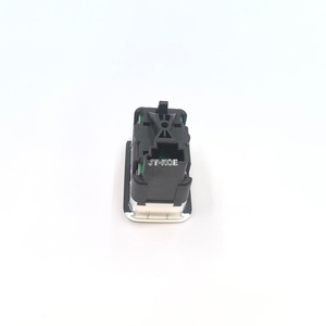 สวิตช์หน้าต่างหลักแบบเดี่ยวสำหรับ Mercedes Benz 2049058202 A2049058202 C190 W204 S204 A207 C207 X204 R172 C197 C200K C280 C63 C300 - Product Image 4