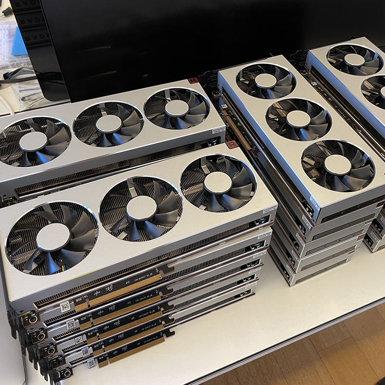 XFX AMD Radeon VII 16G ゲーミンググラフィックスカード 4096bit HBM2