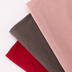 Tissu de haute qualité pour vêtements 160 GSM 66% coton 34% polyester Tissu en coton et polyester confortable pour t-shirt - Product Image 2