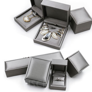 Échantillon gratuit <span class=keywords><strong>prix</strong></span> de gros étui à bijoux en cuir PU gris personnalisé boîte d'emballage de bijoux de luxe gris collier bague bracelet - Product Image 1