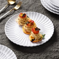 Assiette en mélamine ronde, solide et non toxique, pour la restauration commerciale (hôtels, restaurants), idéale pour la présentation créative de plats occidentaux, de pâtes et de salades.