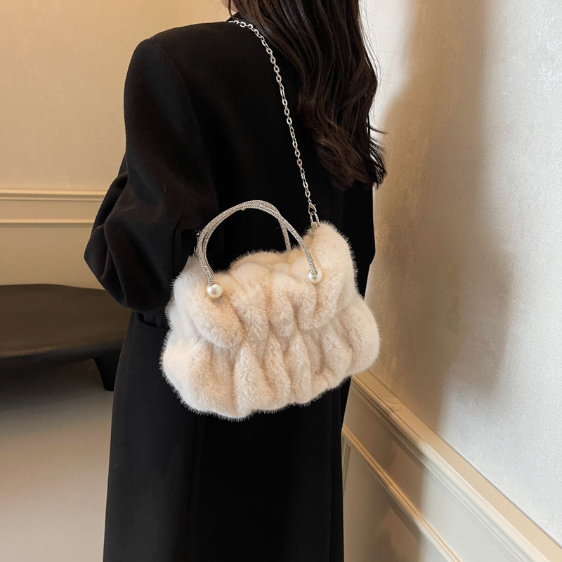 JINZE3651 Women Faux Fur Cloud Handbag Ruched Plush Shoulder Bag Lock ...