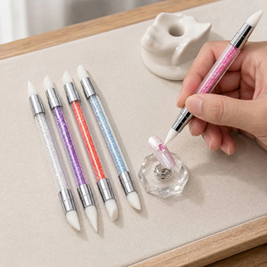 Penna acrilica a doppia <span class=keywords><strong>punta</strong></span> in <span class=keywords><strong>Silicone</strong></span> per unghie con manico in strass, strumento per intagliare lo smalto per la progettazione <span class=keywords><strong>pennello</strong></span> per unghie a doppia <span class=keywords><strong>punta</strong></span> - Product Image 6