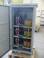 Régulateur de tension automatique triphasé 15 kVA 380 V en cuivre avec protection contre les surtensions, alimentation haute efficacité