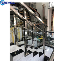 Poteau de balustrade d'escalier moderne de luxe en acrylique haute transparence et acier inoxydable Crewell CWSP302 Cristal Satiné & Miroir