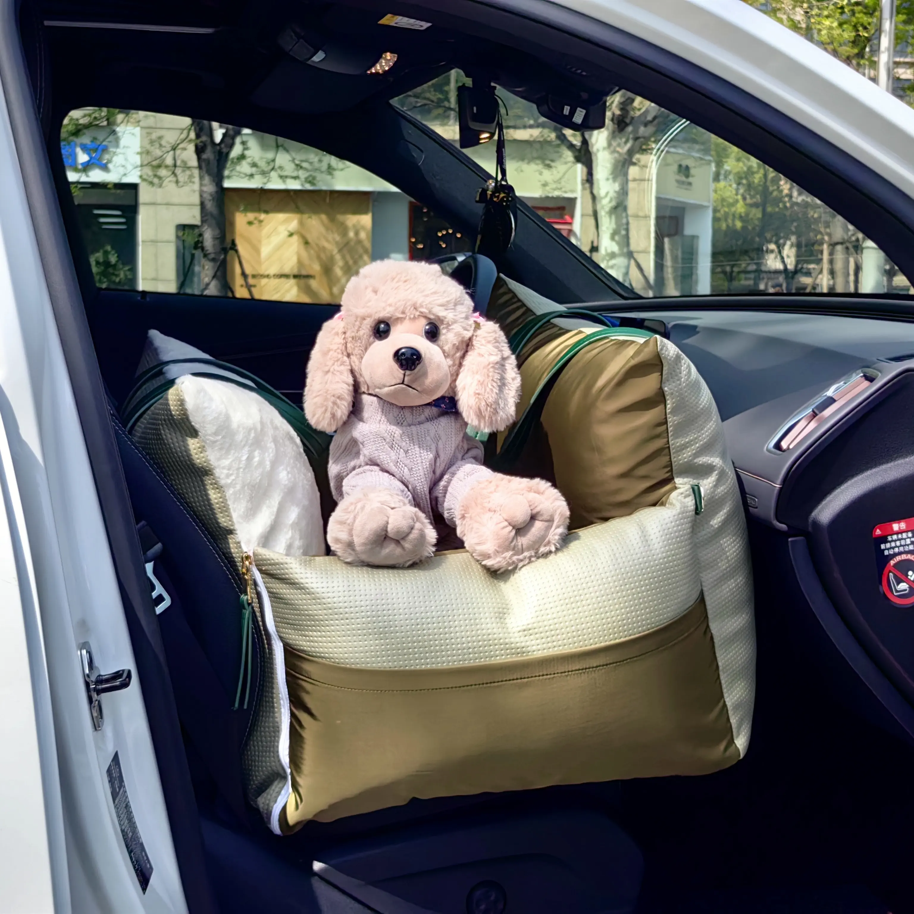 Luxury Dog Travel bed Customized Pet Carrier Portable Dog Car Seat  Travel Dog seat Pet car bed seat Custom Logo