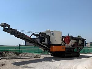 250 TPH <span class=keywords><strong>Crawler</strong></span> Typ Mobile Backen brecher Maschine 200 TPH Beton zerkleinerung anlage mit Motor für Bergbau und Stein