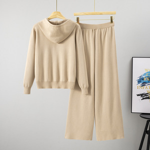 Completo Sportivo Casual da Donna Due Pezzi in Stile Europeo Autunno Inverno Maglione alla <span class=keywords><strong>Moda</strong></span> con Lettere in Rilievo <span class=keywords><strong>e</strong></span> Pantaloni a Gamba Larga - Product Image 2