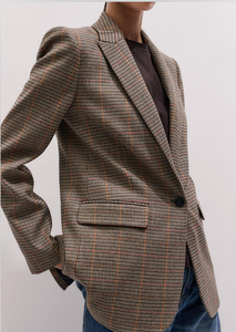 Blazer marrón a cuadros de un solo botón con solapa con muescas, bolsillos con solapa y silueta entallada, ideal para uso profesional en la oficina - Product Image 2