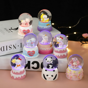 <span class=keywords><strong>Boule</strong></span> <span class=keywords><strong>de</strong></span> <span class=keywords><strong>Noël</strong></span> en cristal personnalisée <span class=keywords><strong>de</strong></span> haute qualité, base musicale rotative et lumières LED, artisanat en résine pour la décoration <span class=keywords><strong>de</strong></span> la maison pendant les fêtes - Product Image 1