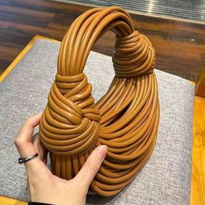 Sac à main élégant pour femme, tendance actuelle, en forme de nouilles tressées avec double nœud, sac à main pour soirée, pochette pour soirée - Product Image 1