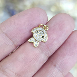 CZ8854 सुंदर मिनी लिटिल टिनी 18K गोल्ड प्लेटेड CZ माइक्रो पेव डॉग चार्म पेंडेंट आभूषण बनाने की आपूर्ति के लिए - Product Image 4